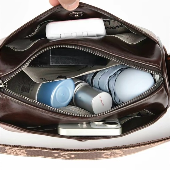 FUMDDAISHU FASHION Soft Leather Crossbody Versatile Boston Bag Green and Brown - Picture 15 of 16